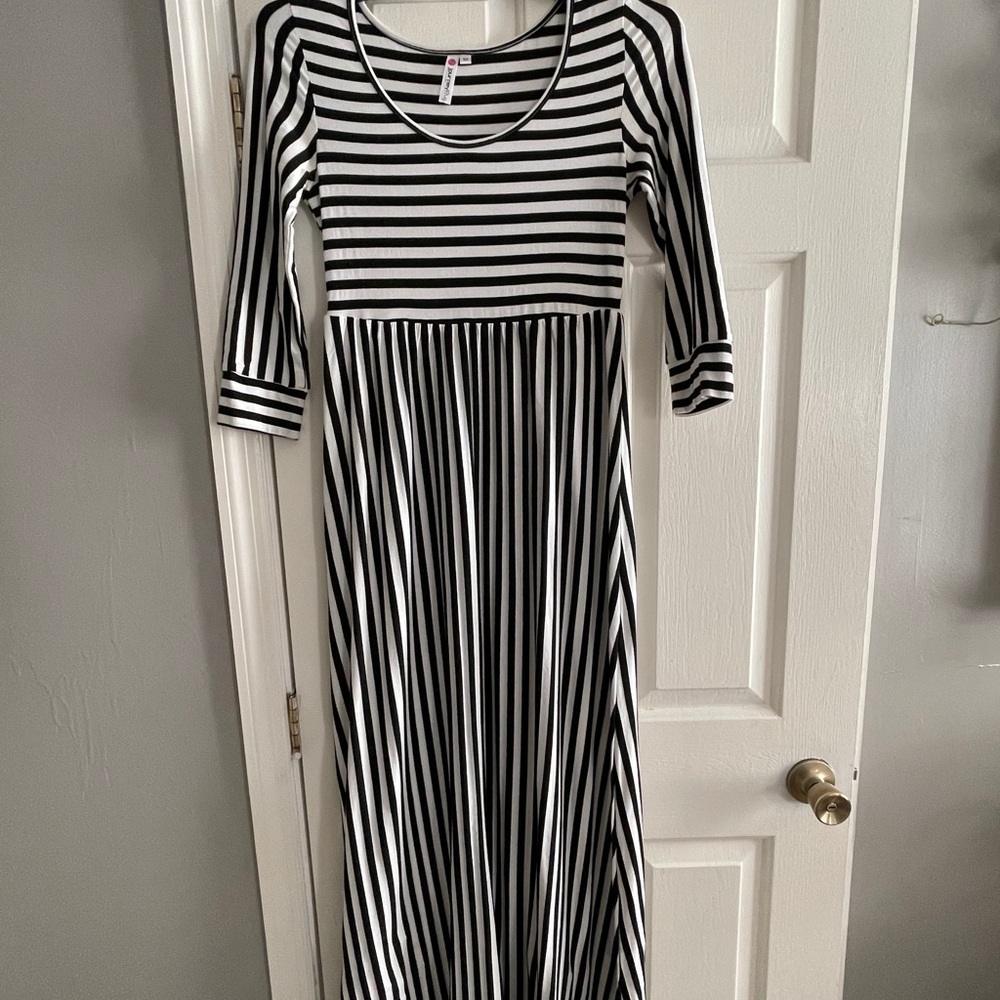 Black and white maxi dress